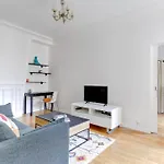 Serenty - Stylish 1br Steps From Le Marais & Montorgueil Paryż